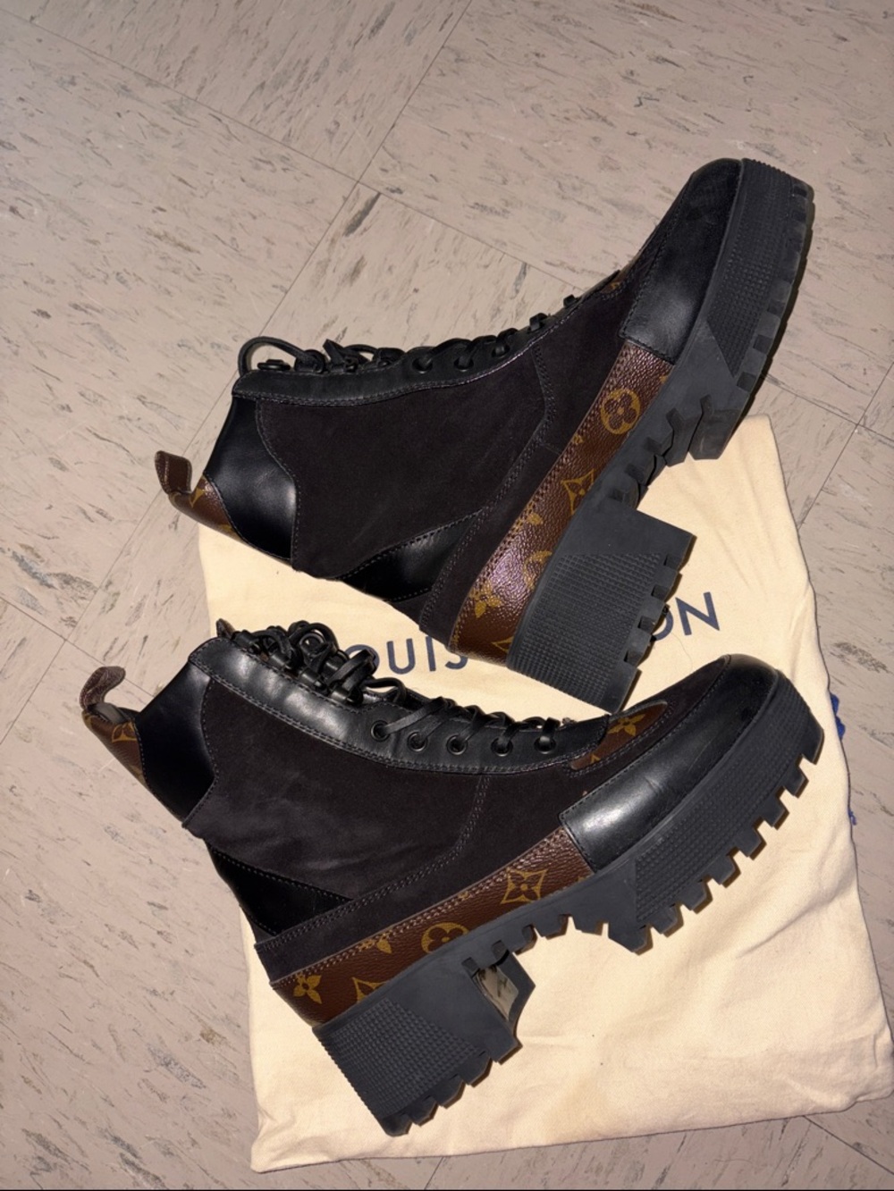 Platform Desert Louis Vuitton Black & Brown Monogram Lace-Up Boots - Picture 3 of 7